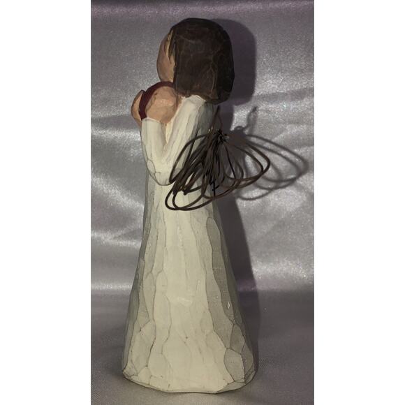 Willow Tree Figure Angel of the Heart Holding a Heart Figurine Vintage - Picture 2 of 6